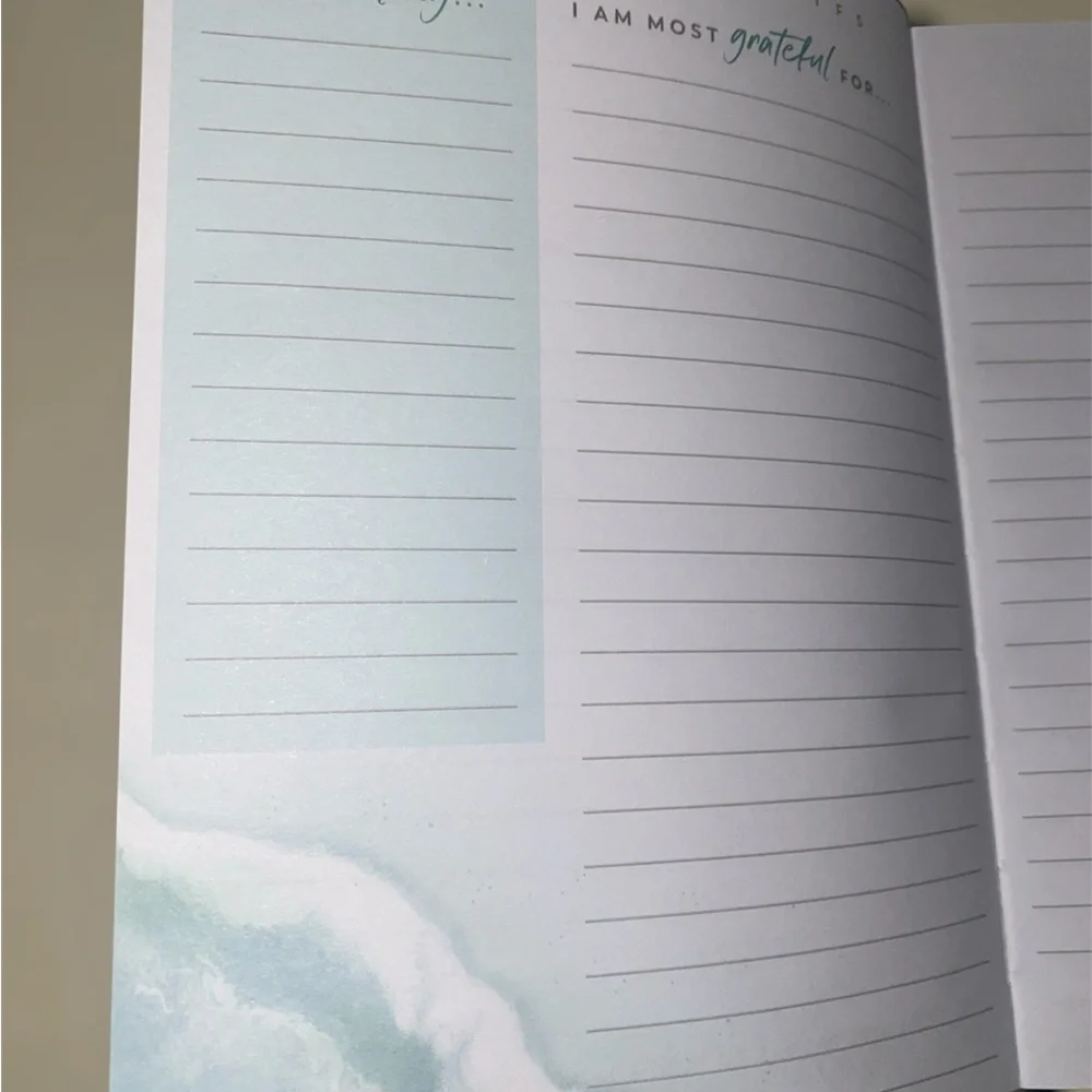 Gratitude Journal with Beach Sunset Cover || NWOT || 6x8
